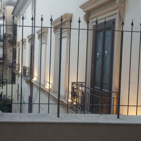 Sotto Il Castello Acomodação com café da manhã Corigliano Calabro Exterior foto