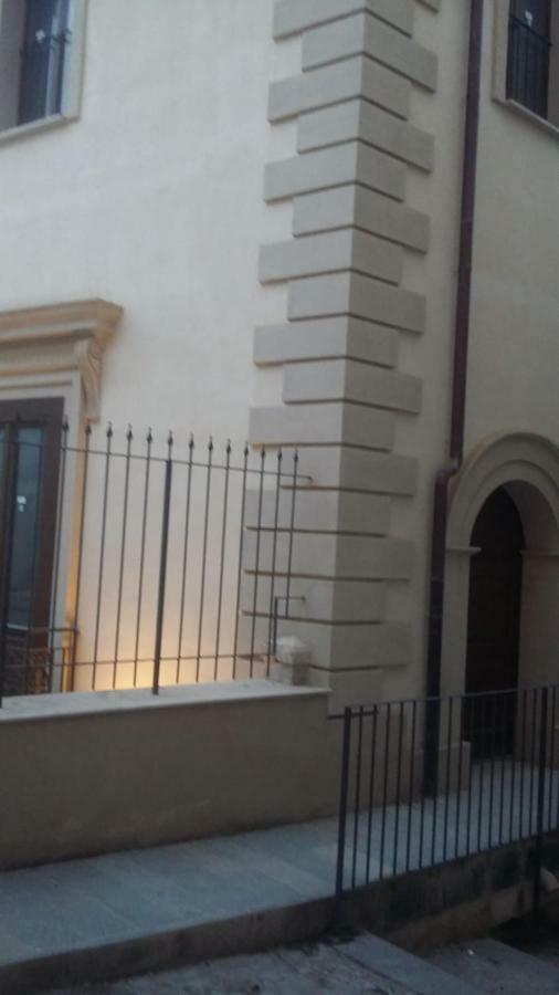 Sotto Il Castello Acomodação com café da manhã Corigliano Calabro Exterior foto