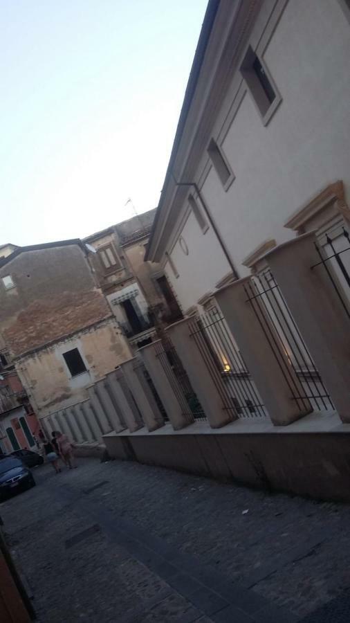 Sotto Il Castello Acomodação com café da manhã Corigliano Calabro Exterior foto